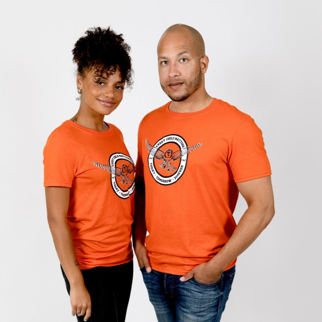T-shirt orange adulte de Muin X Stanfield - CHAQUE ENFANT COMPTE "HIBOU"