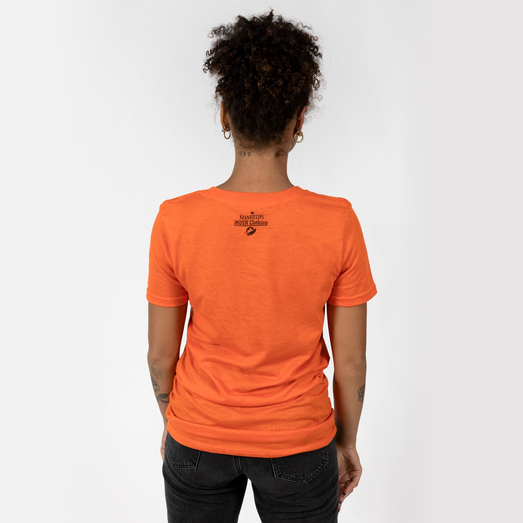 T-shirt orange adulte de Muin X Stanfield - JOURNÉE NATIONALE POUR LA VÉRITÉ ET LA RÉCONCILIATION "HIBOU"